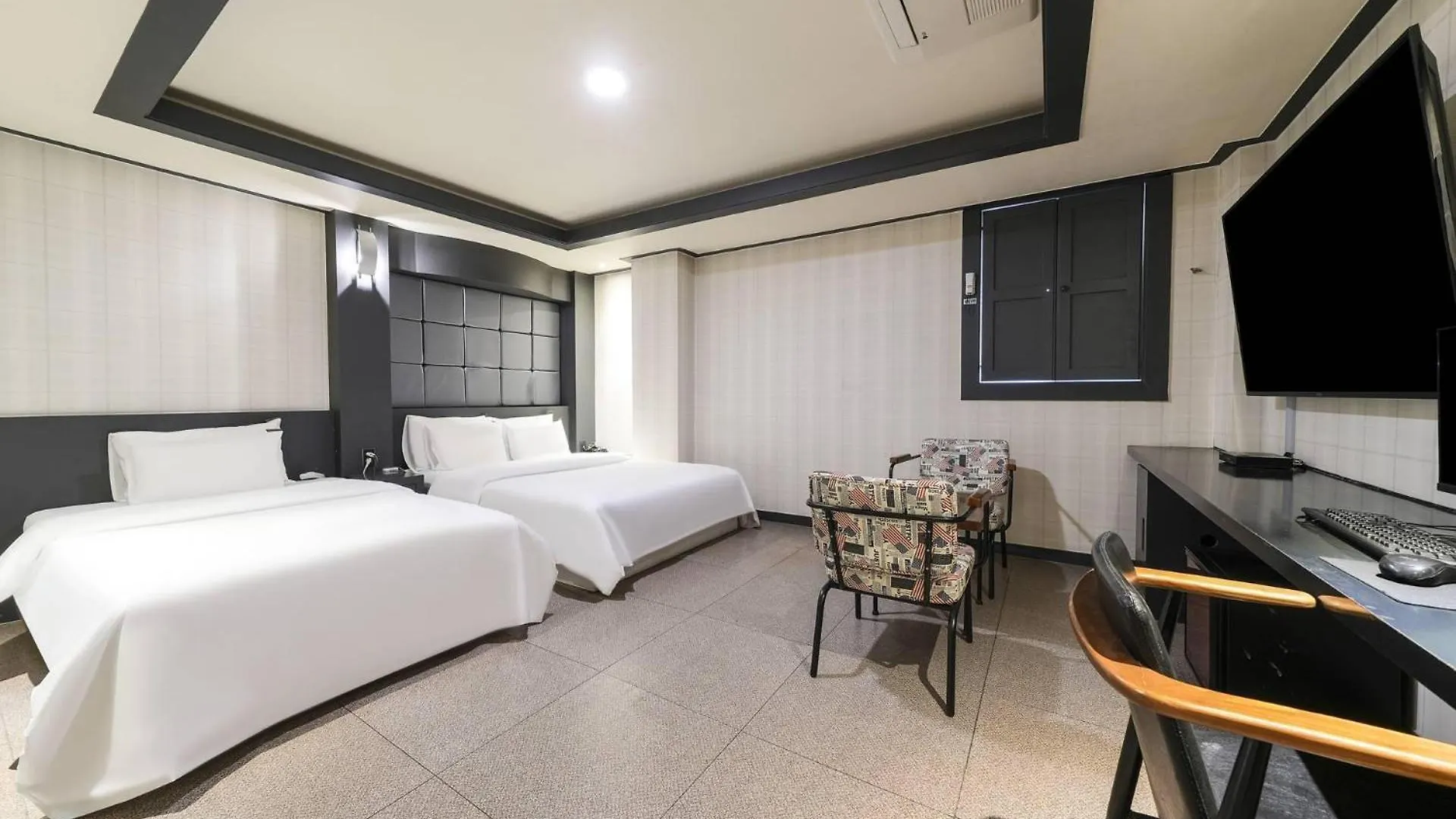 Carlton Hotel Inczhon