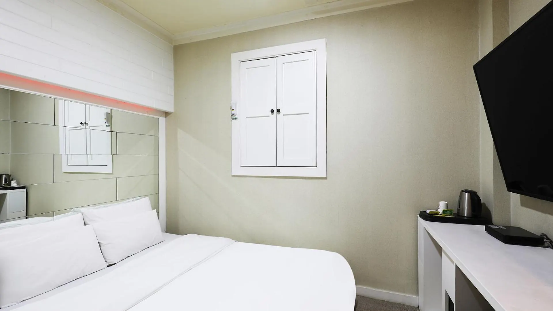 Carlton Hotel Inczhon
