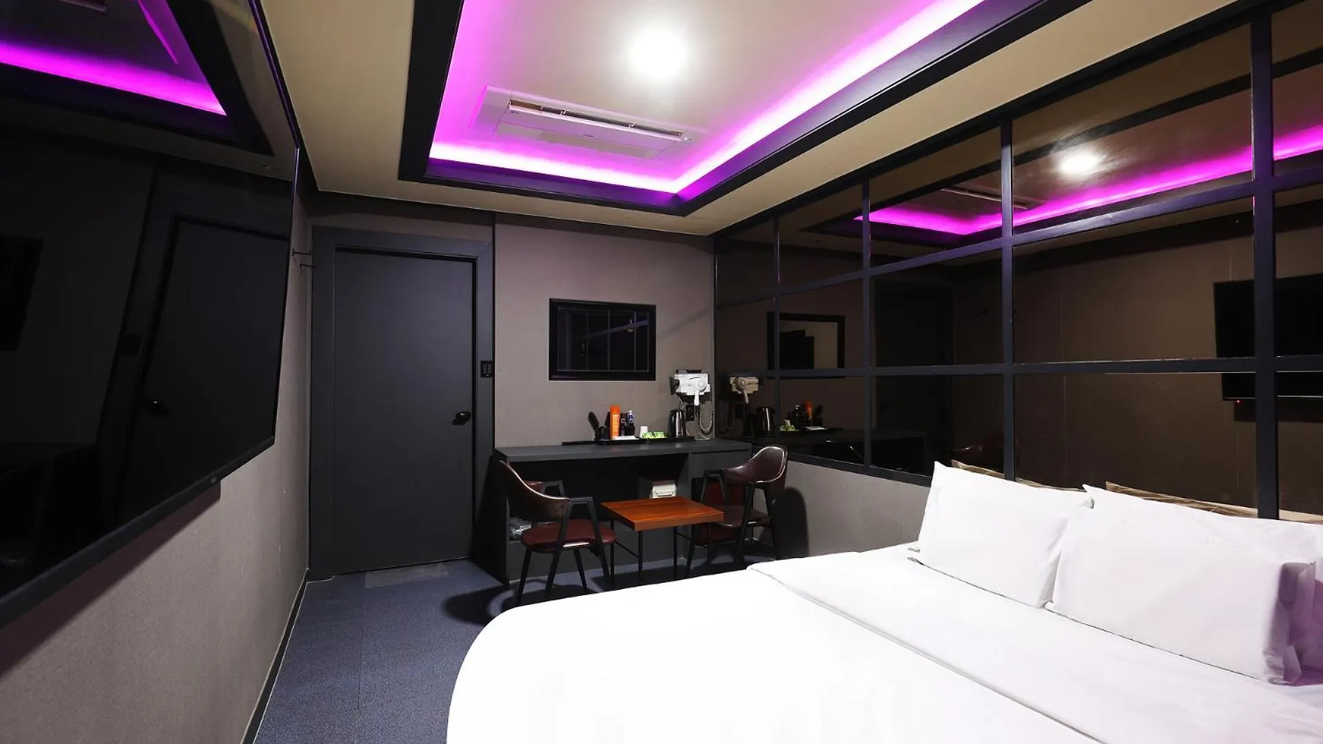 Carlton Hotel Inczhon