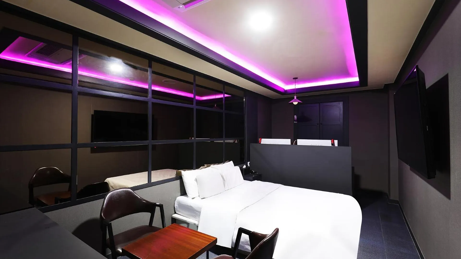 Carlton Hotel Inczhon 3*,