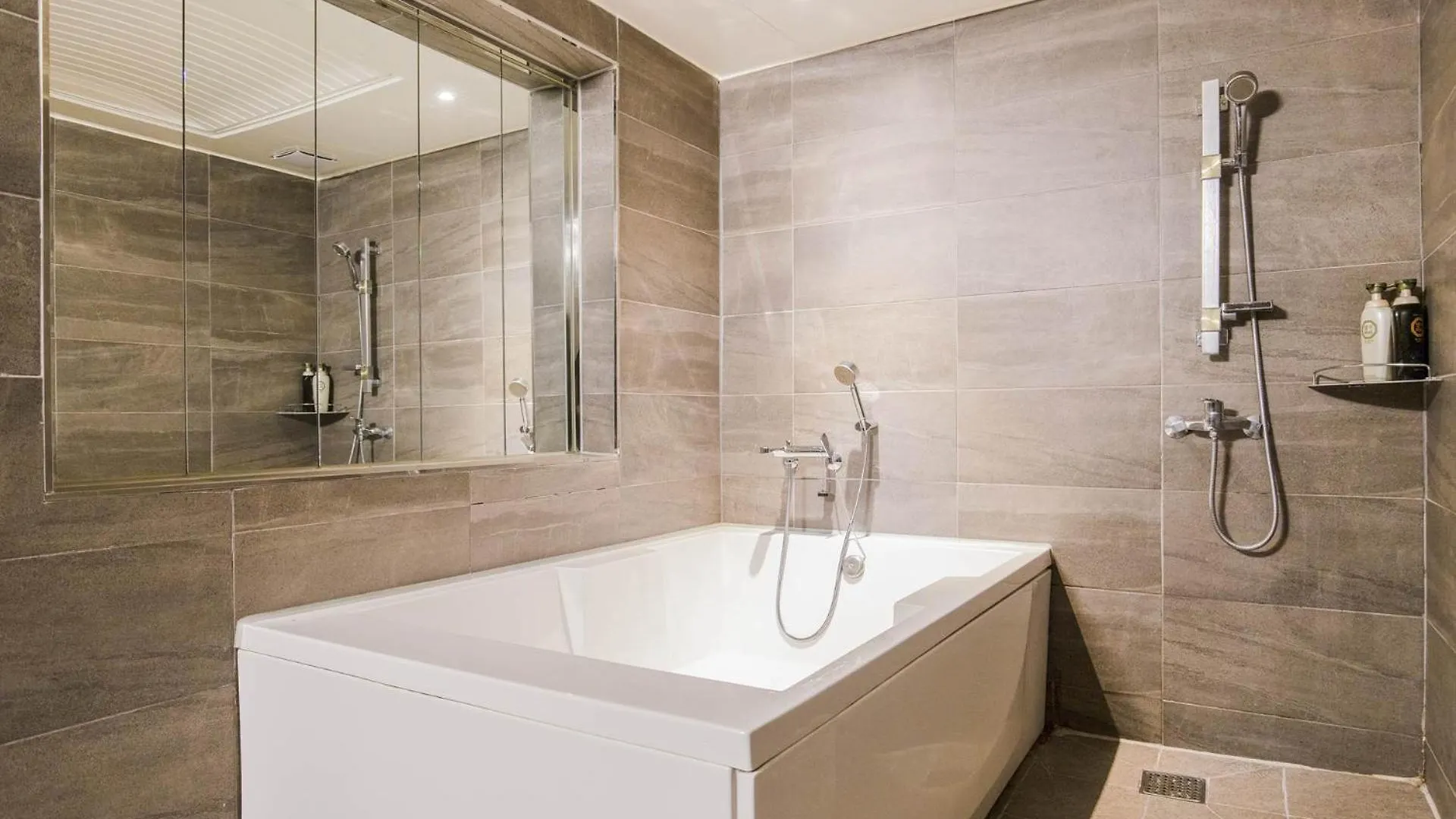 Carlton Hotel Incheon Juan Spacious Rooms Renovated Free Wifi